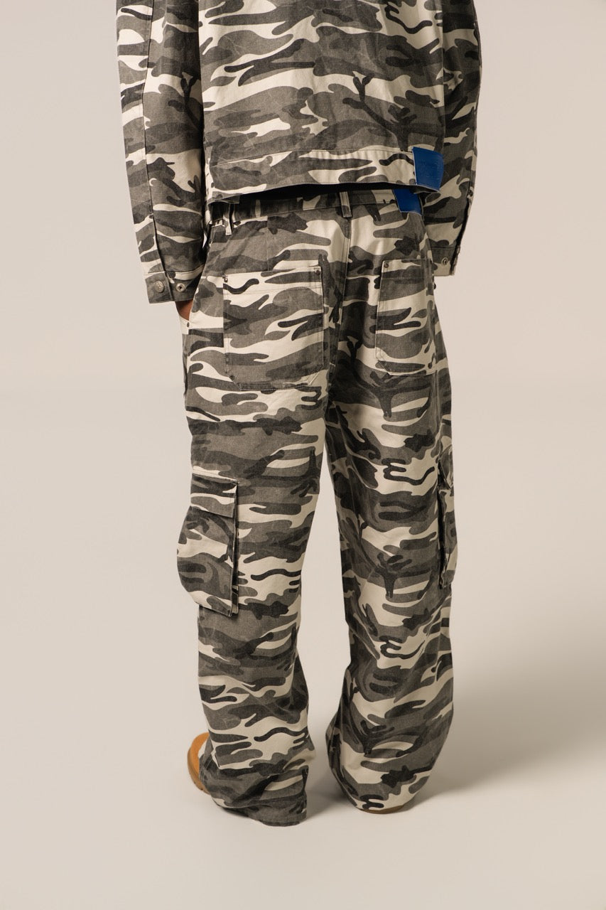 Baggy Cargo Pants - WhiteCamo