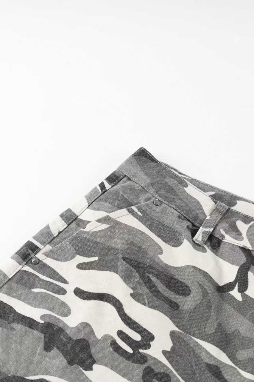 Shorts cargo amples camouflage