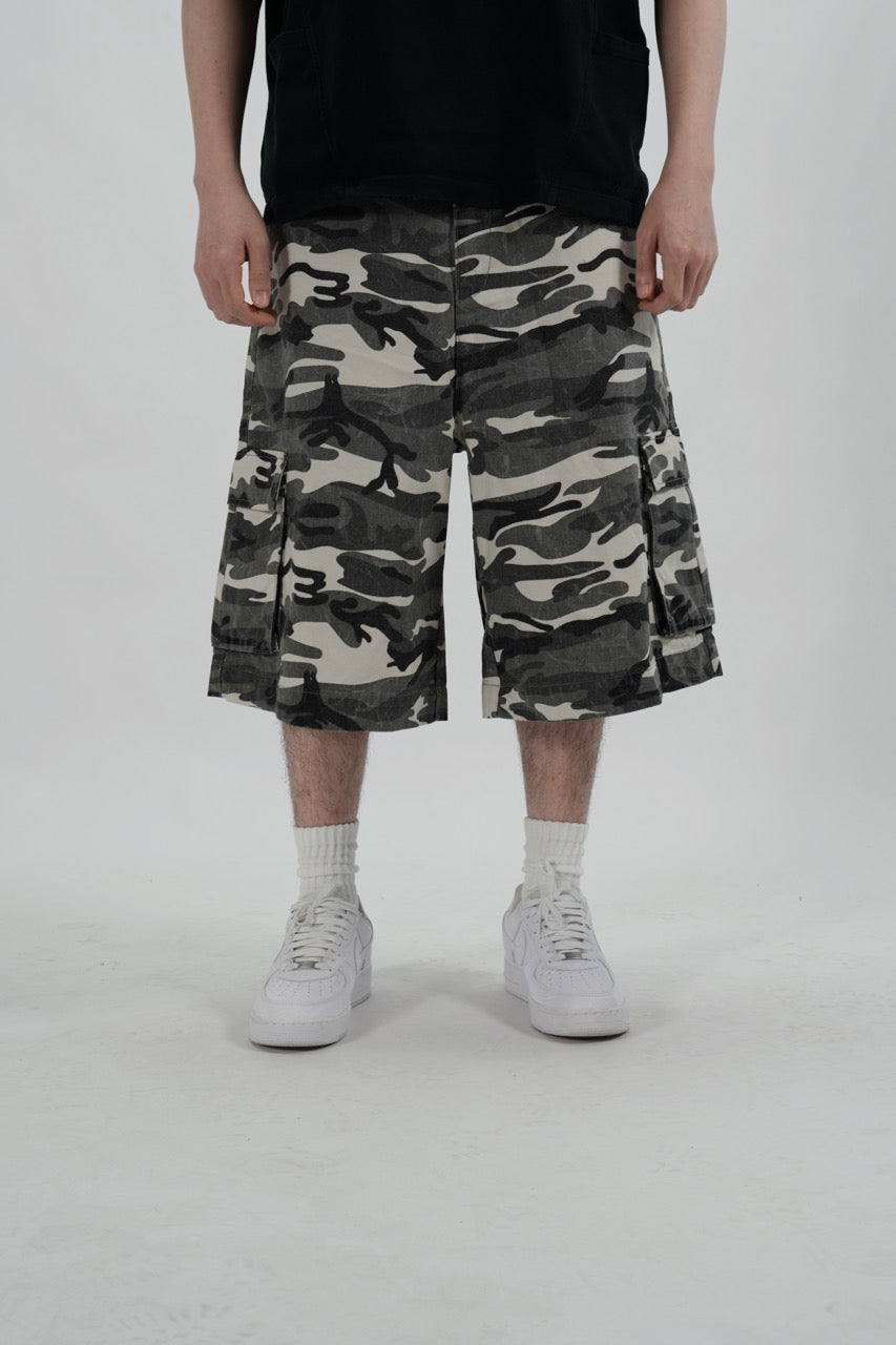 Shorts cargo amples camouflage