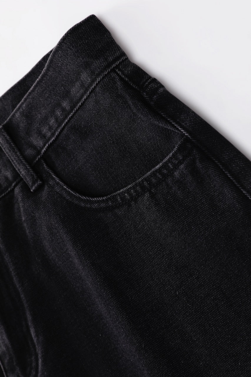 Pangunahing Itim na Tuwid na Jeans
