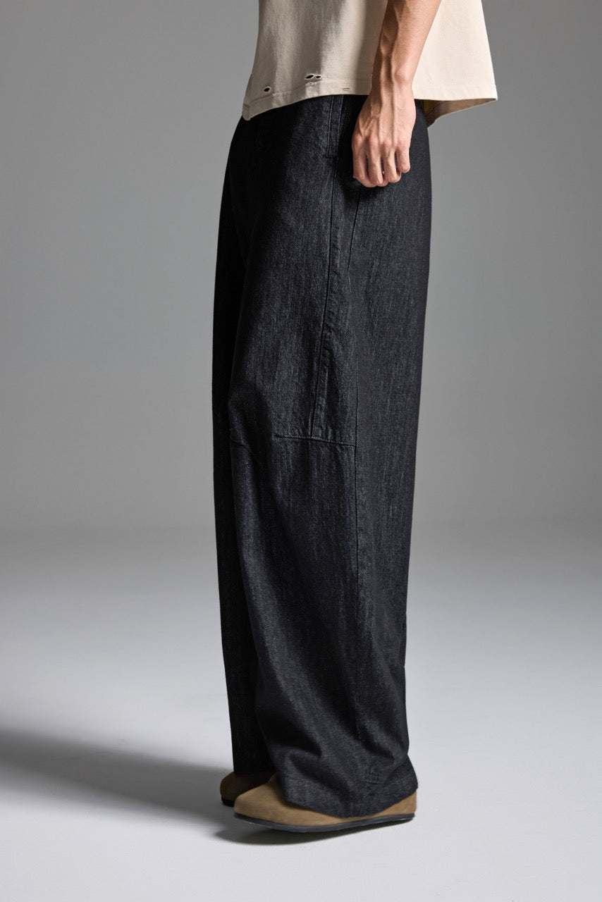 LINDEN Saber-Cut Jeans