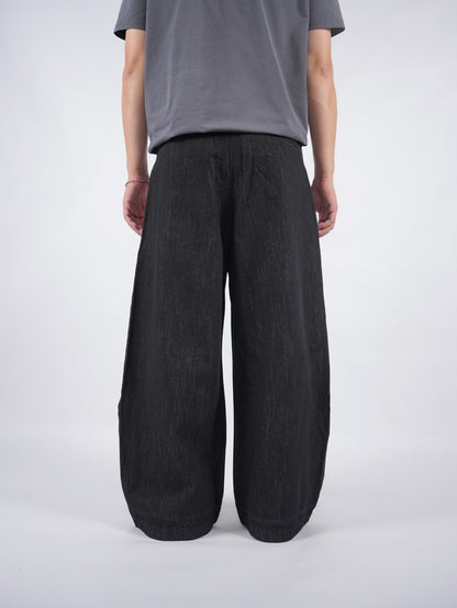 LINDEN Saber-Cut Jeans