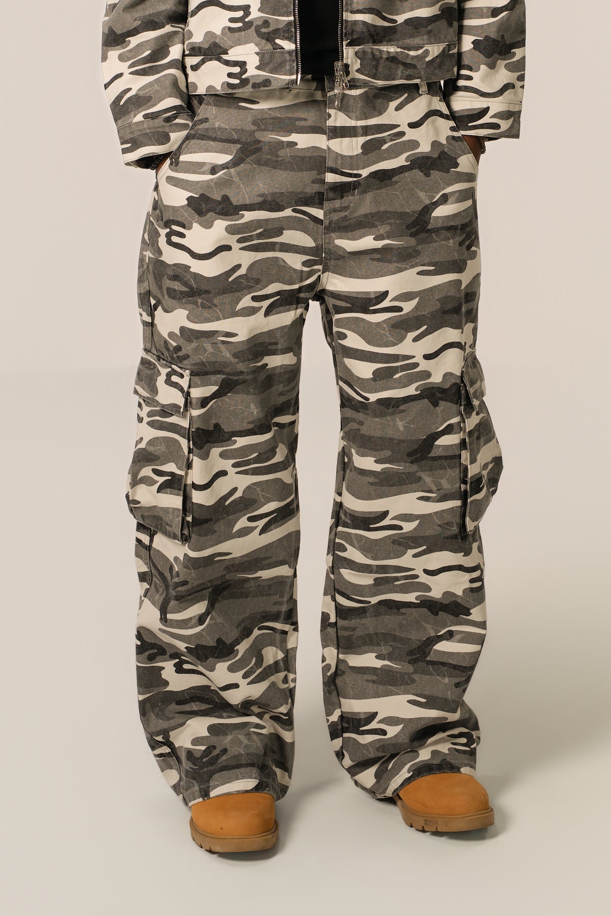 Baggy Cargo Pants - WhiteCamo