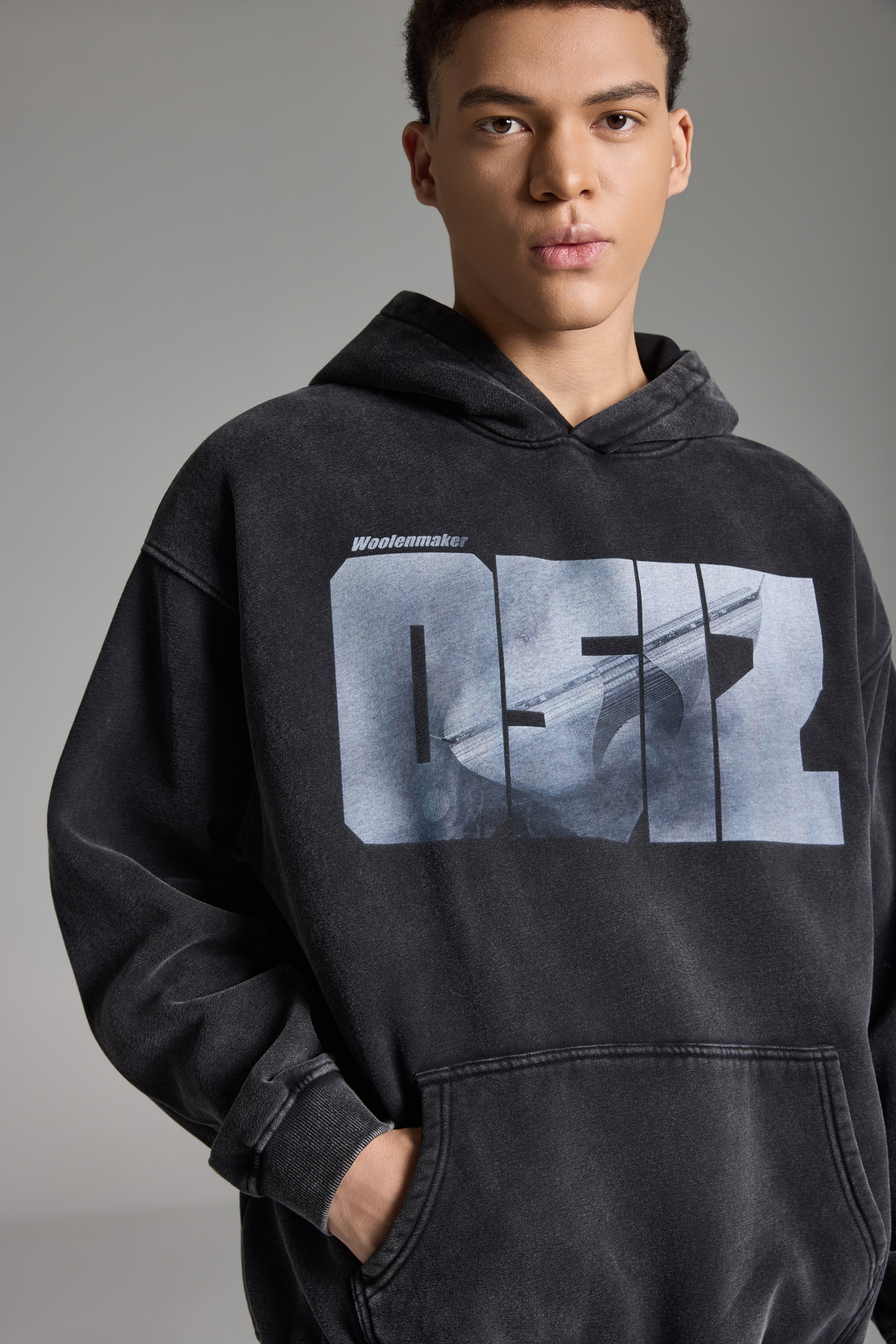 DOWNTOWN Washed Hoodie Black