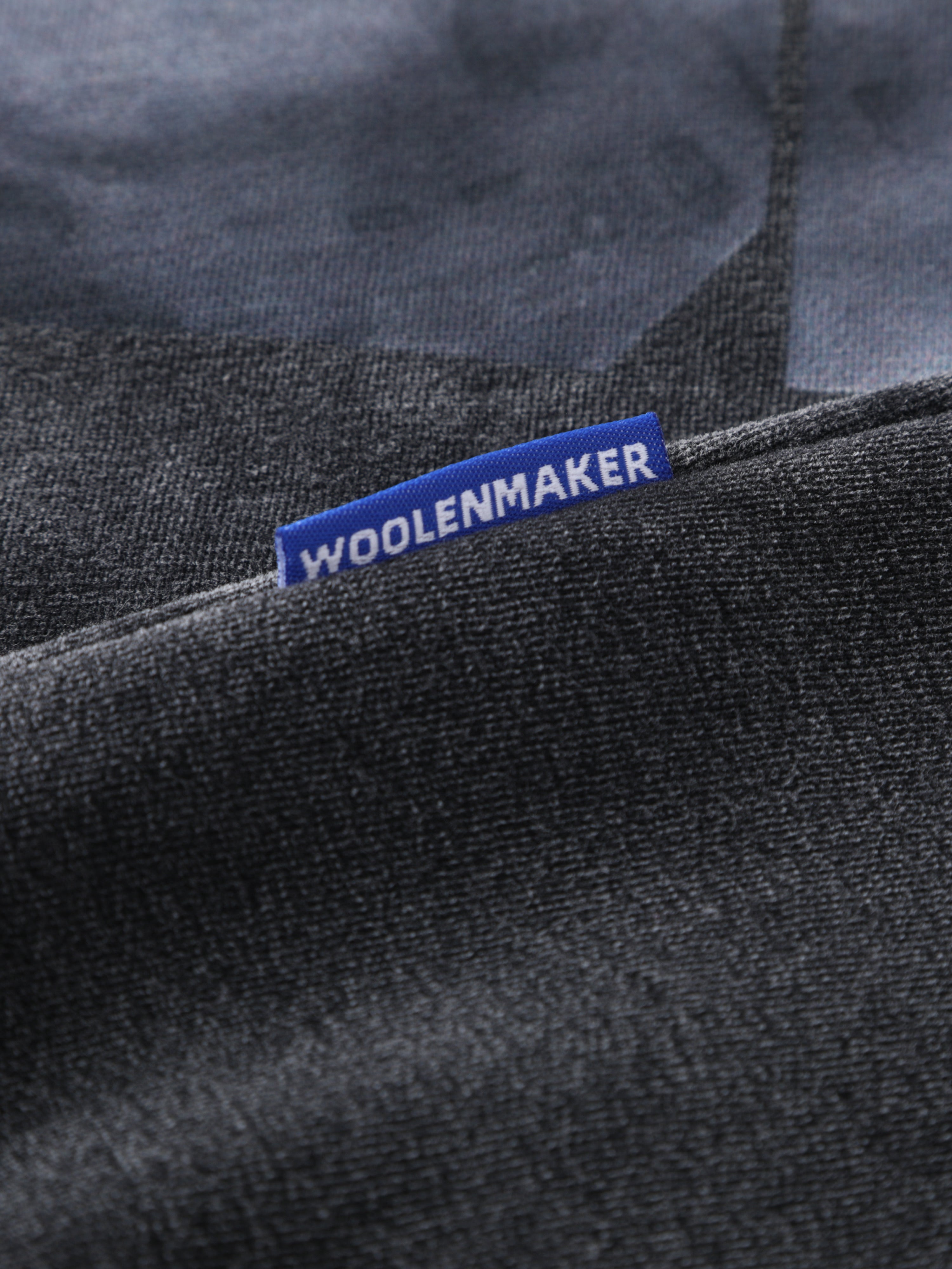 DOWNTOWN Washed Hoodie Black